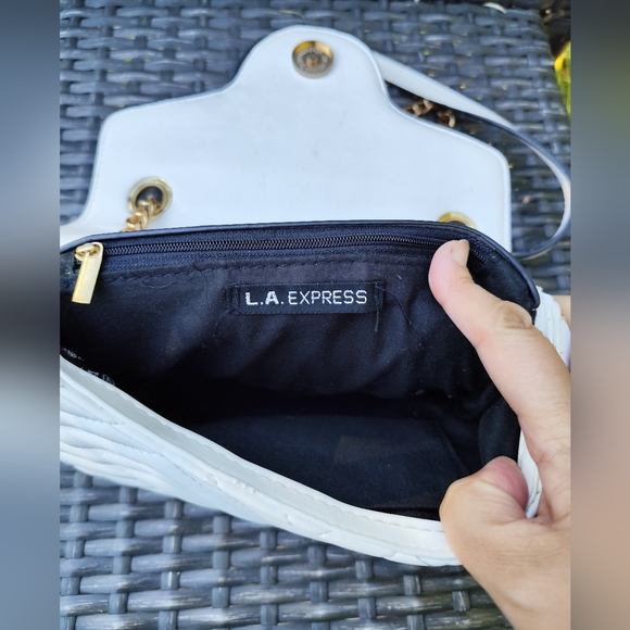 4/$50⭐️L.A. Express Woman’s Purse - Picture 3 of 8